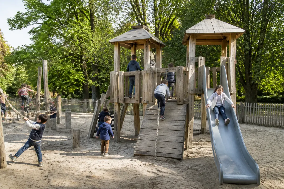 Aire de jeux du parc du Thabor : À découvrir en famille !