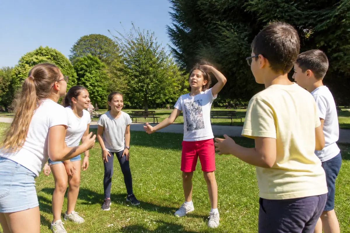 Charade enfant : 25 devinettes faciles pour amuser les petits